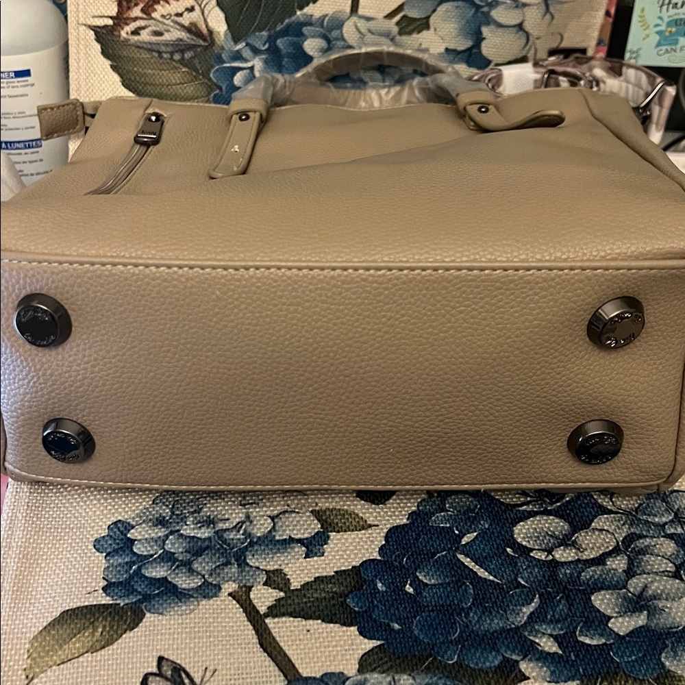 Lug Charter Vegan Leather Bag in Taupe convertible crossbody - Picture 4 of 6